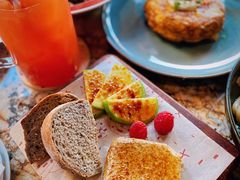 皇后鹅肝酱配面包-BROWNSTONE布朗石西班牙餐厅(富城店)