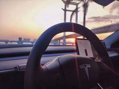 -TESLA 特斯拉(上海太古汇体验店)