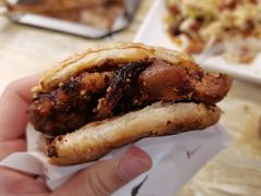 烧饼夹五花肉-老徐烧烤涮肚(交道口店)