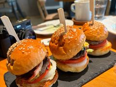 -三勾JJJ Burger&Coffee(梅溪湖店)