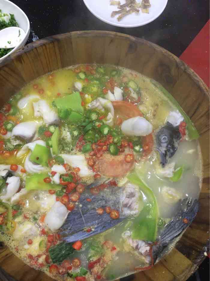 雅府正红木桶鱼-"本来好好的木桶鱼,弄成了半自助模式,说半.