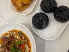 -李与白包子铺(桐梓林店)