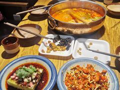 -黔诚多彩火锅(甲秀楼店)