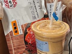 -瑞幸咖啡(华东理工大学商学院店)