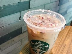 莓莓燕麦红茶玛奇朵-星巴克臻选(湖滨道店)