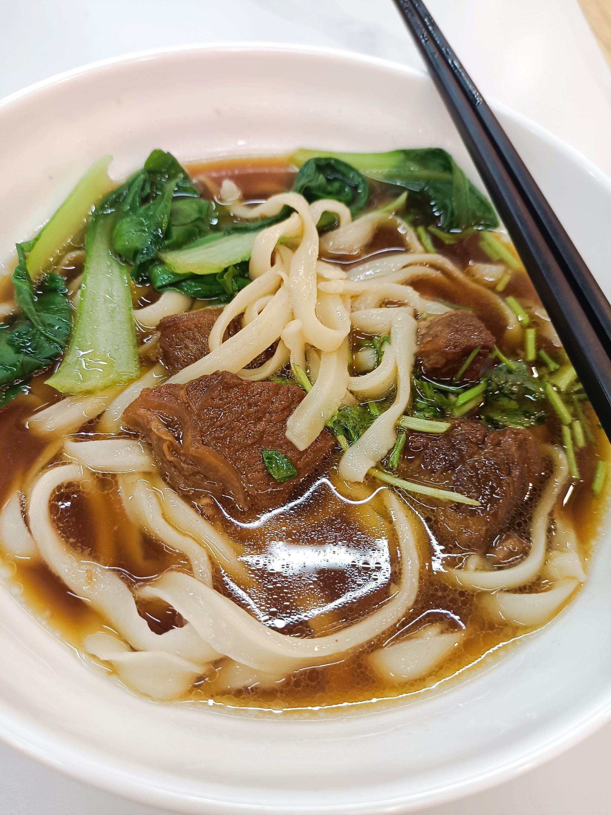 刀削面 #好吃的面 #北方人才懂这碗面的含金量 #大碗面 #红烧牛肉面条