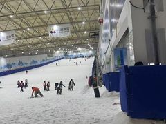 -乔波室内滑雪场