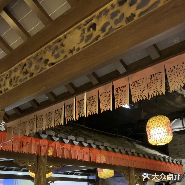 南京大排档是一家很棒的餐厅。这里的菜品非常丰富