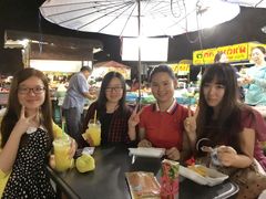 -芒果糯米饭摊子