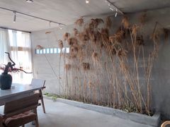 -亮河湾山庄