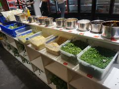 自助调料区-钢管厂歆瑞源油卤串串香(春熙路太古里店)