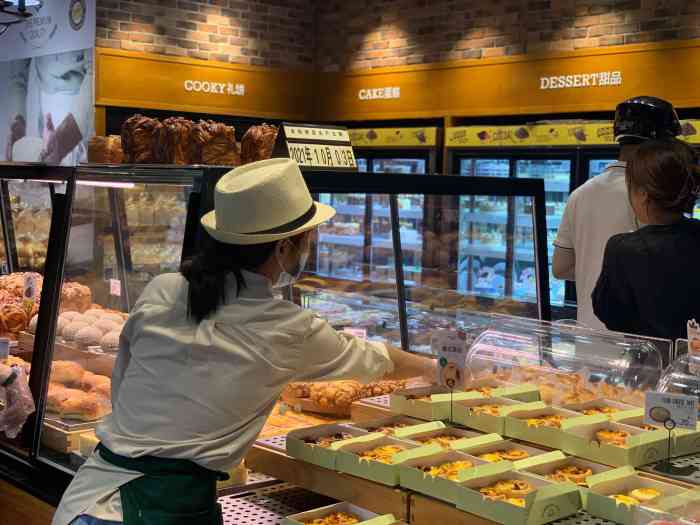 打分 淮北除了红跑车,全日可颂也到处都是.