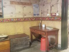 -鱼窝棚柴火铁锅炖(富山屯店)