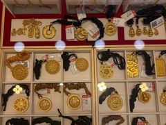 -恒一珠宝·回收黄金钻石奢侈品(灵岩南路店)