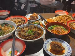 -爆炸头阿姨小四川正宗川味小吃(无任何分店)