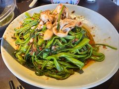 -大头虾越式风味餐厅(光明广场店)