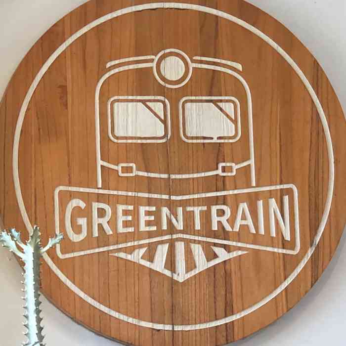 点了一个招牌碧根果的～18块钱!凭票叫号取,至少等了半个小时