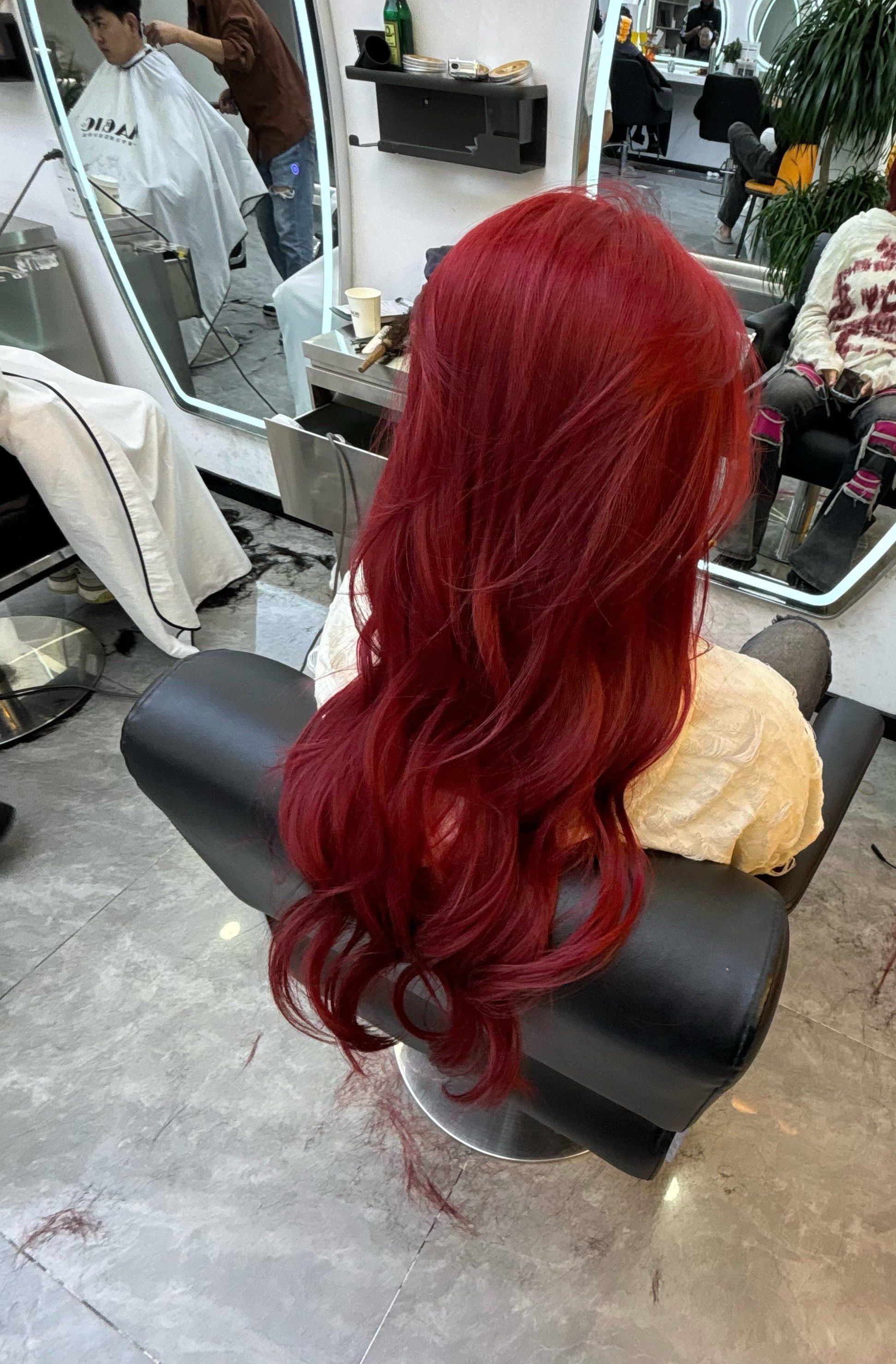 卷发女神的红色诱惑