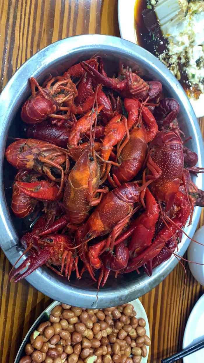 南通龙虾王&美虾美蟹-"我觉得一般,蒜蓉的很一般…虾吃起来也不香.