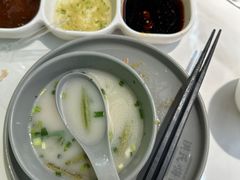 -洪氏嗨捞·广东猪肚鸡·椰子鸡火锅(西咸万象城店)
