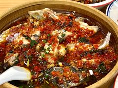 紫苏碎鱼头-憨伢子·家常菜小食堂·有锅气の炒菜(江汉路店)