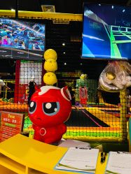 -蹦蹦跳跳(新奥购物中心店)