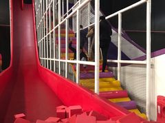-嘿哟动霸CHUA·新潮玩运动娱乐中心·蹦床滑冰团建乐园