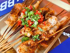 -何师烧烤·小龙虾·江湖川菜·精酿啤酒(成温店)