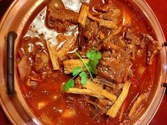 -虾弄弄海派小龙虾·牛羊蝎子火锅