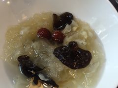赠送的银耳木耳汤-江南苑精菜坊