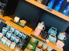 零售区-星巴克(洛阳中州路王府井店)