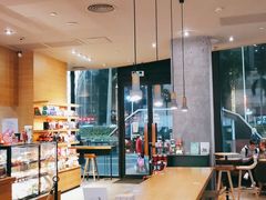 面包甜点陈列柜-星巴克(珠海摩尔百货店)
