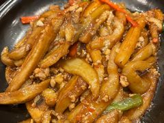 黑椒牛肉茄子煲-玥记茶餐厅(十字门华发商都一期绸带店)