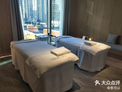 -AURAS璈然科技护肤中心