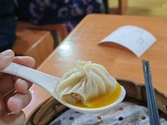 -莱莱小笼·乔艾