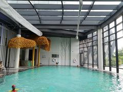 -上海滴水湖皇冠假日酒店