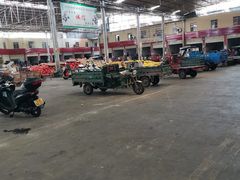 -曼阁市场水果批发市场