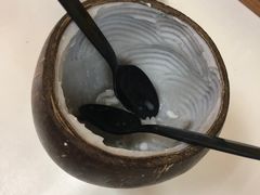 -志龙皇冠吃货椰子铺