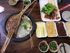 -签多多串串香火锅