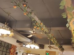 大堂-醉美东江·三文鱼·烧鸡公