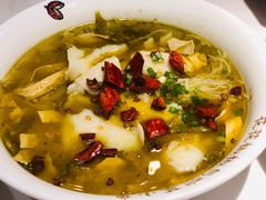 -渝是乎酸菜鱼(龙旗购物中心店)