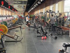 -健龙森俱乐部·游泳·健身·羽毛球综合体育馆