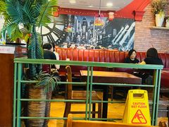 -玛格萝妮比萨屋(陆家浜路店)
