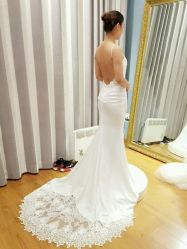 -Flora婚纱礼服定制租赁店