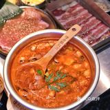 惊‼️这家烤肉店小哥哥颜值可太高了吧