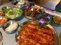 -明洞阿姨·韩式酱蟹烤肉·创意料理(三元桥店)