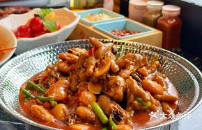 Xiang-style Braised Chicken Feet