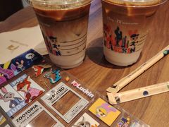 生椰拿铁-瑞幸咖啡(华新地铁站地下商业街店)