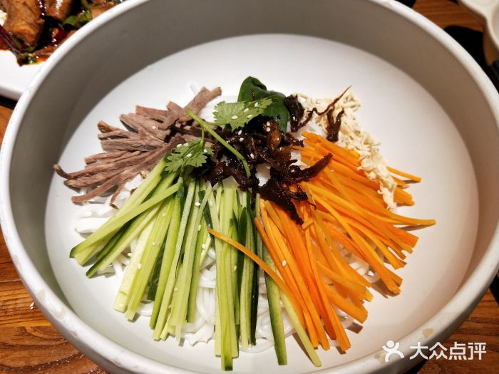 云海肴云南菜(长泰广场店)鸡丝凉米线图片