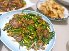 -老码头黑皮肘子锅包肉(赣水路店)